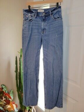Abercrombie & Fitch The '90s Relaxed High Rise Light Wash Jeans, Size 29/8